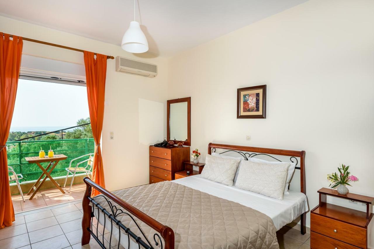 Golden Beach Hill Apartments كاتو ذاراتسو المظهر الخارجي الصورة